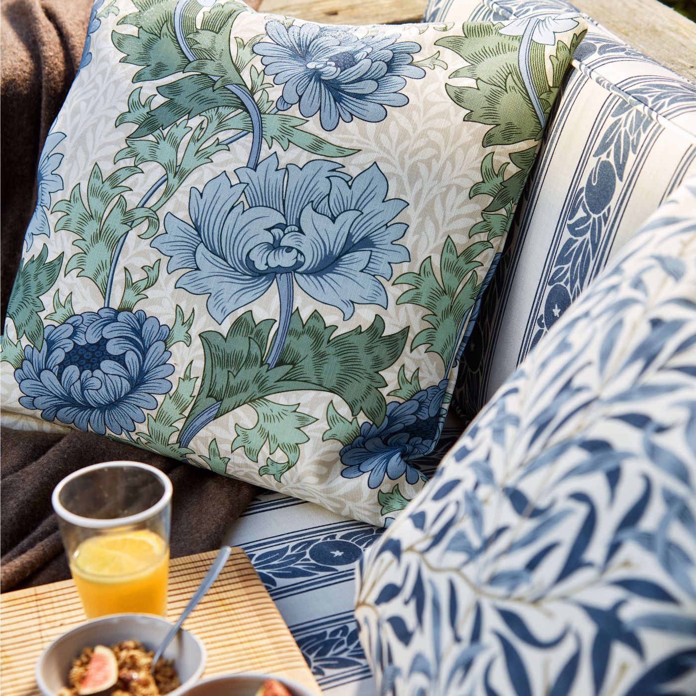 Chrysanthemum - Indigo/Bayleaf