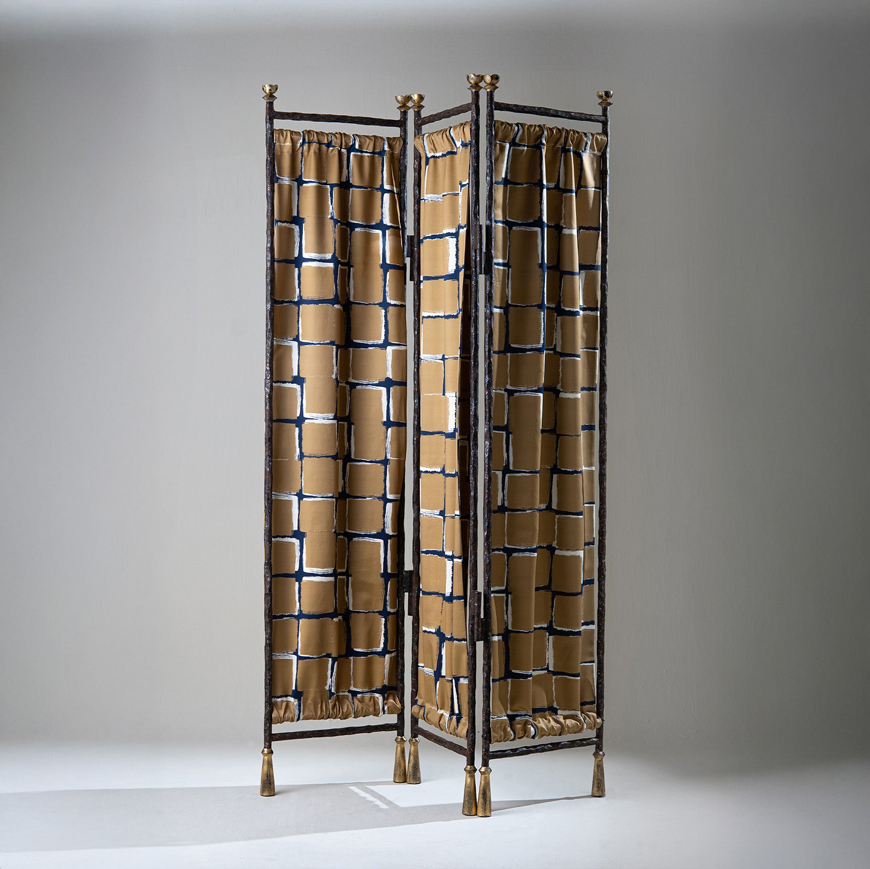 Stanley Screen - Old Rust and Distressed Gold