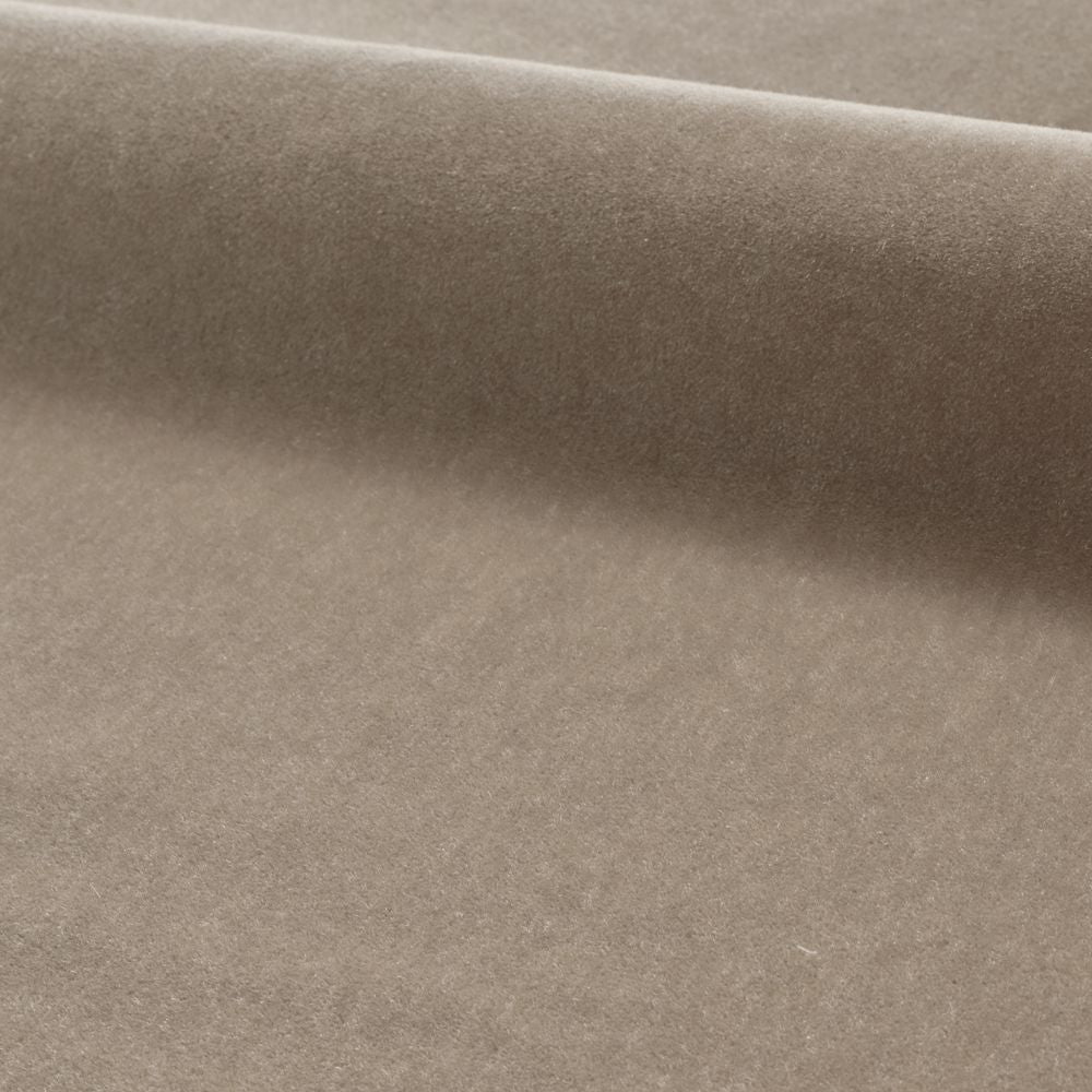 Aux Folies Bergere Grege