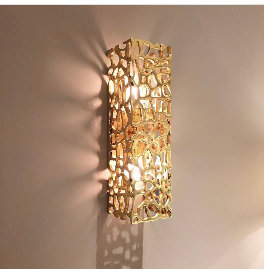 Una Sconce