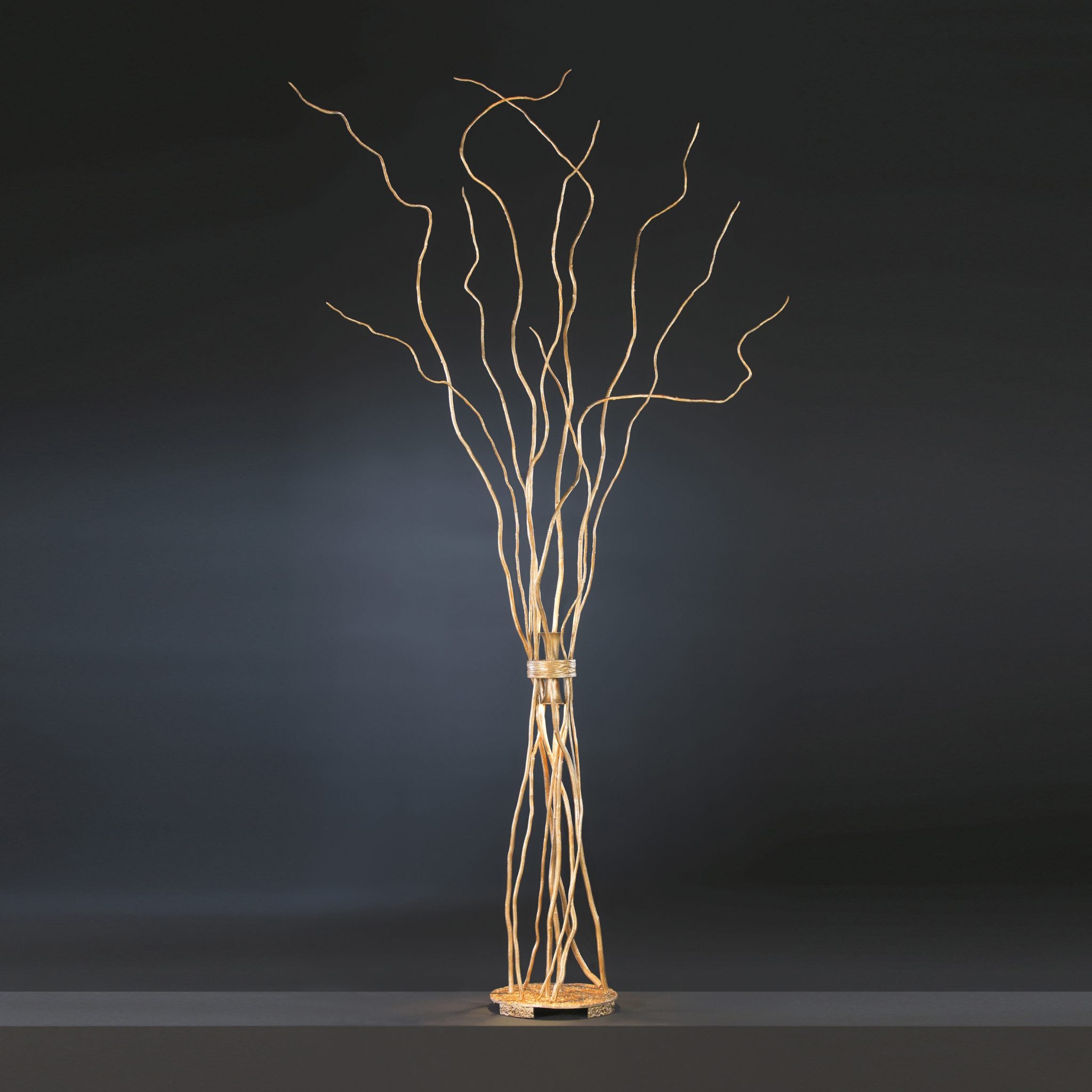 Wind Round Base Floor Lamp